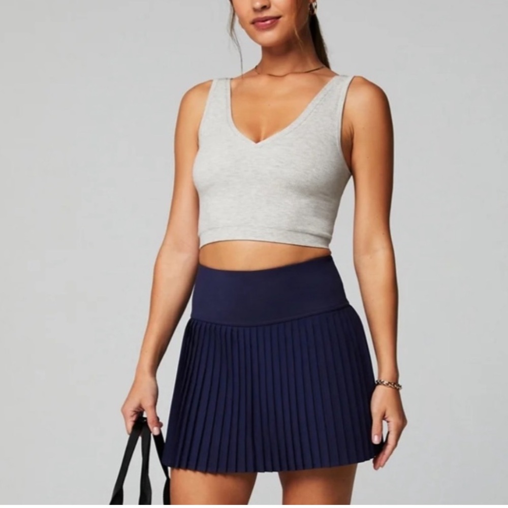 fabletics thick ribbed crop top v front scoop back cloud seamless  womens medium